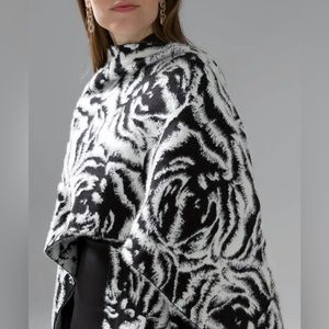 WHBM Black + White Rose Print Ruana Wrap